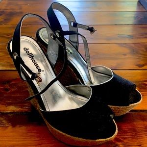 Great for summer dresses, jumpsuit!